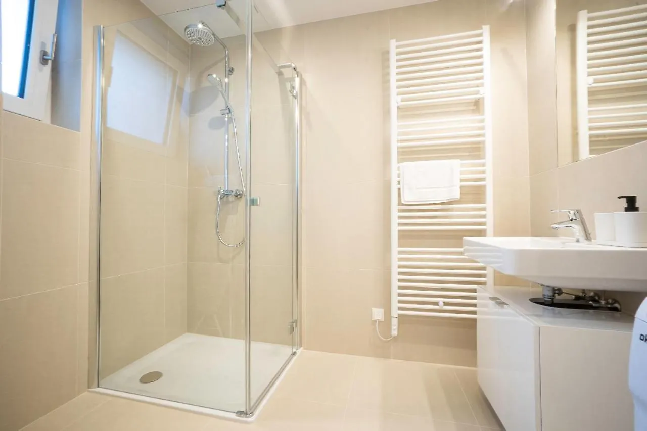 Orestaliving - Penthouse With Designer Renovation Viena Apartamento