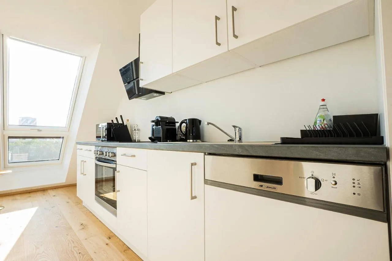 Orestaliving - Penthouse With Designer Renovation Viena Apartamento