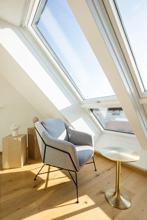 Orestaliving - Penthouse With Designer Renovation Viena Apartamento