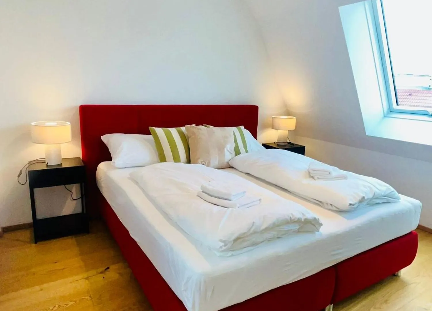Orestaliving - Penthouse With Designer Renovation Viena