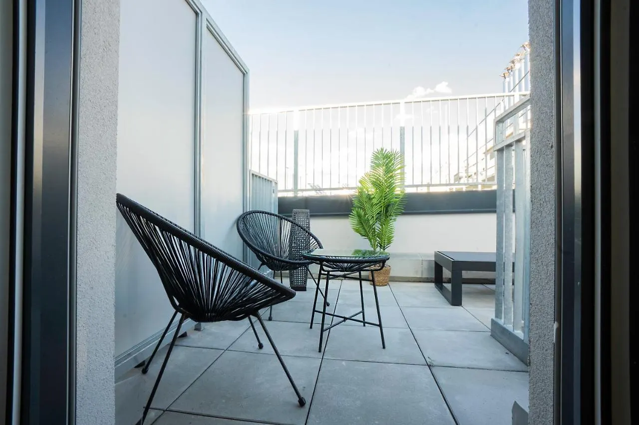 Orestaliving - Penthouse With Designer Renovation Wien 0*,  Østrig
